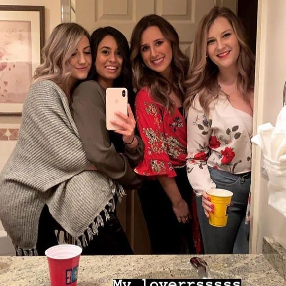 Meet your Posher, Sera - Picture 1 of 1